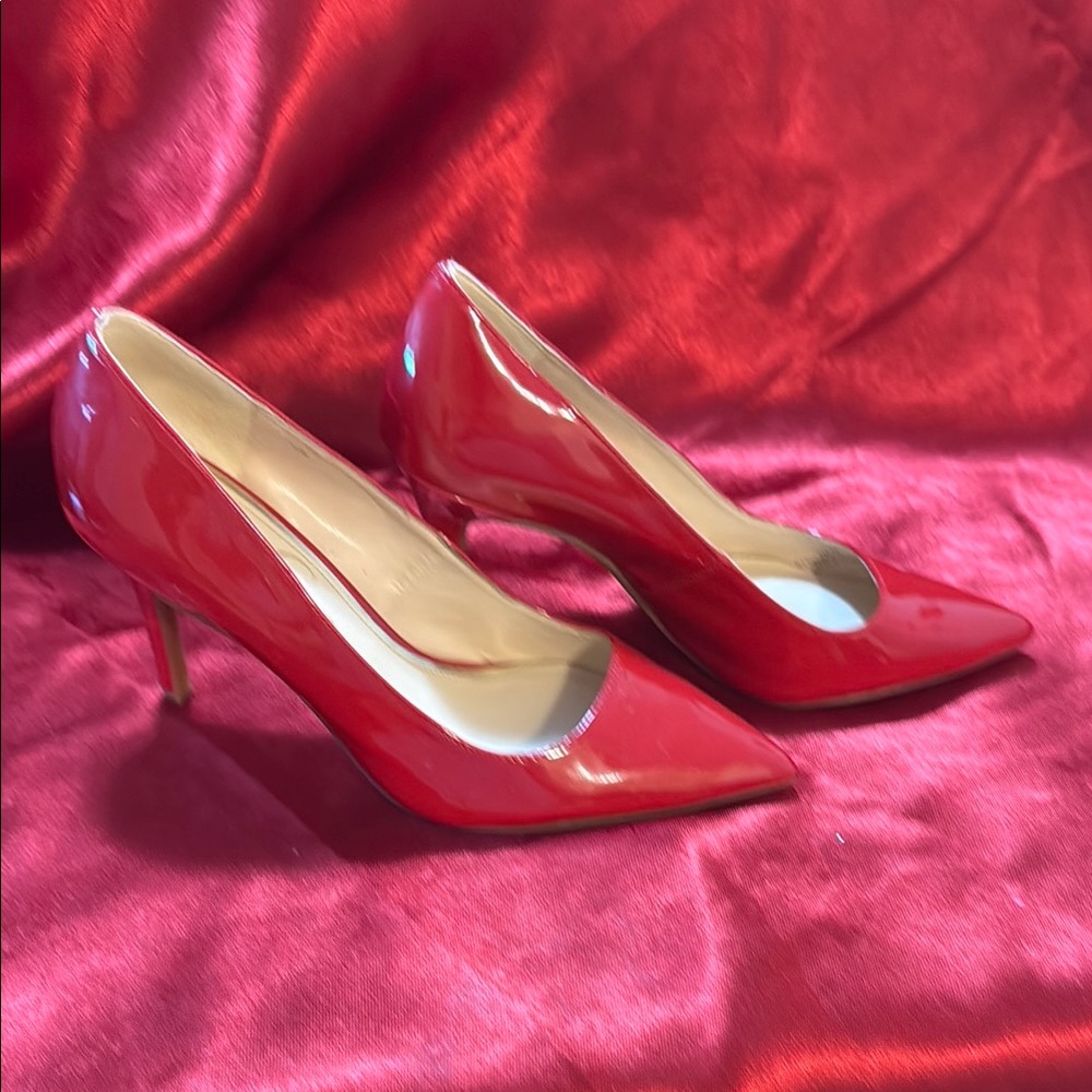 Elegant Red Women's Pumps